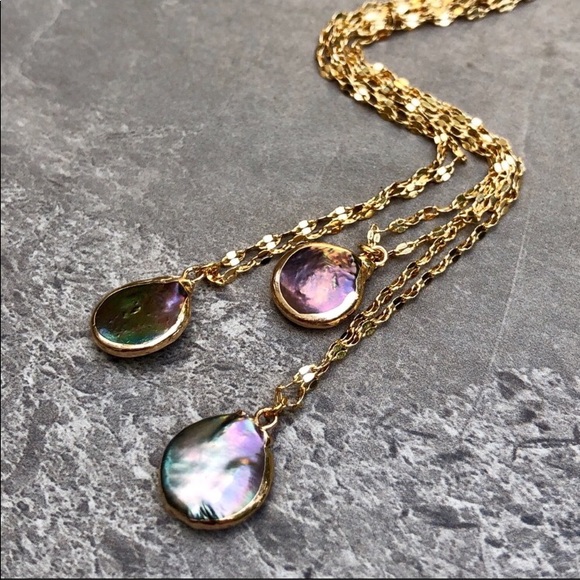 Dainty 🌟freshwater🌟 peacock pearl gold necklace✨ - Picture 5 of 8